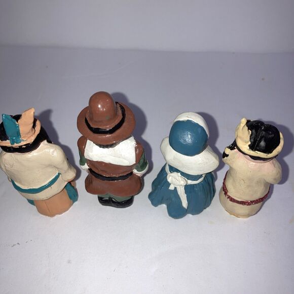 Vintage miniature Native American And Pilgrim couple resin  figurine - Picture 3 of 5